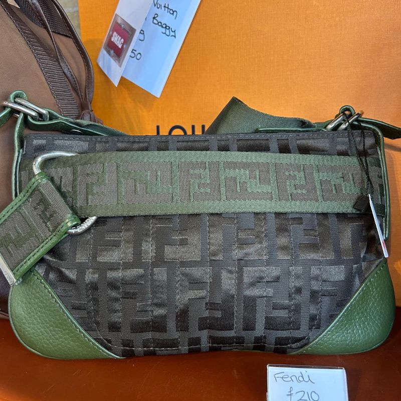 Image of the Fendi Green Logo Pochette Excellent Pre-loved condition piece