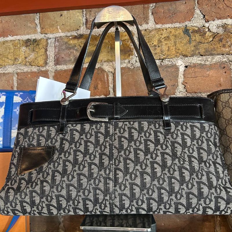 Image of the Christian Dior Classic Double Compartment Bag Excellent Pre-loved condition piece