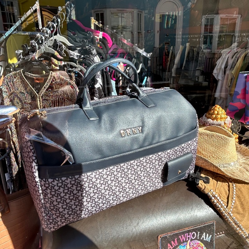Image of the DKNY Holdall New piece