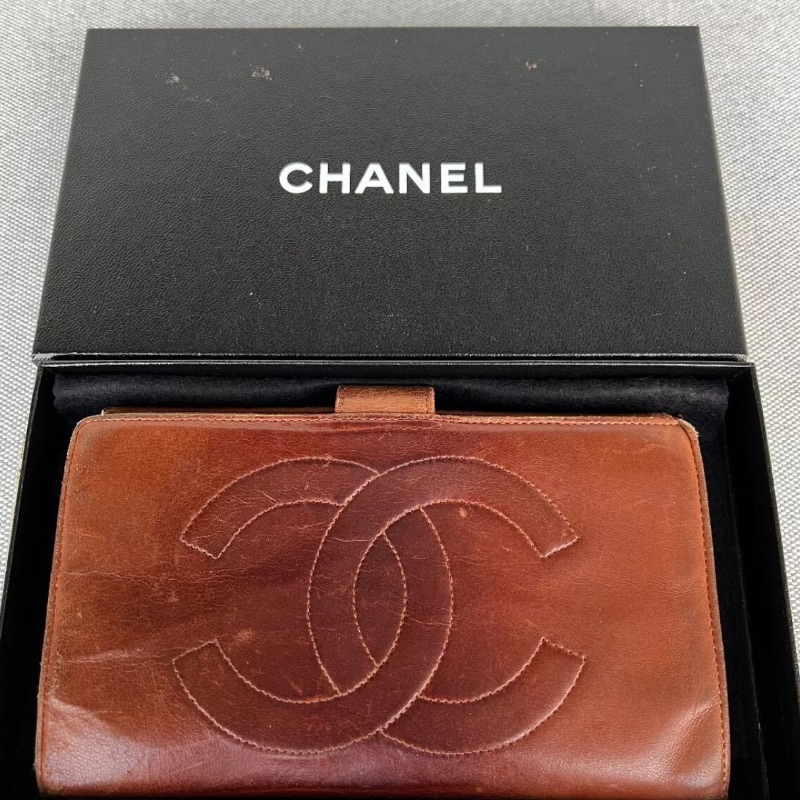 Image of the Chanel Vintage Leather Wallet Purse Good Pre-loved Condition piece