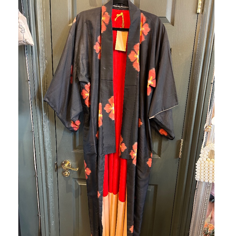 Image of the Japanese Silk Kimono piece