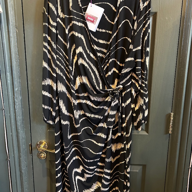 Image of the Live Unlimited Curve Wrap Dress Size 28 piece