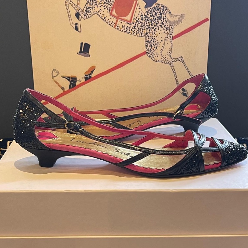 Image of the London Sole Black & Fuschia Kitten Heels 5 piece