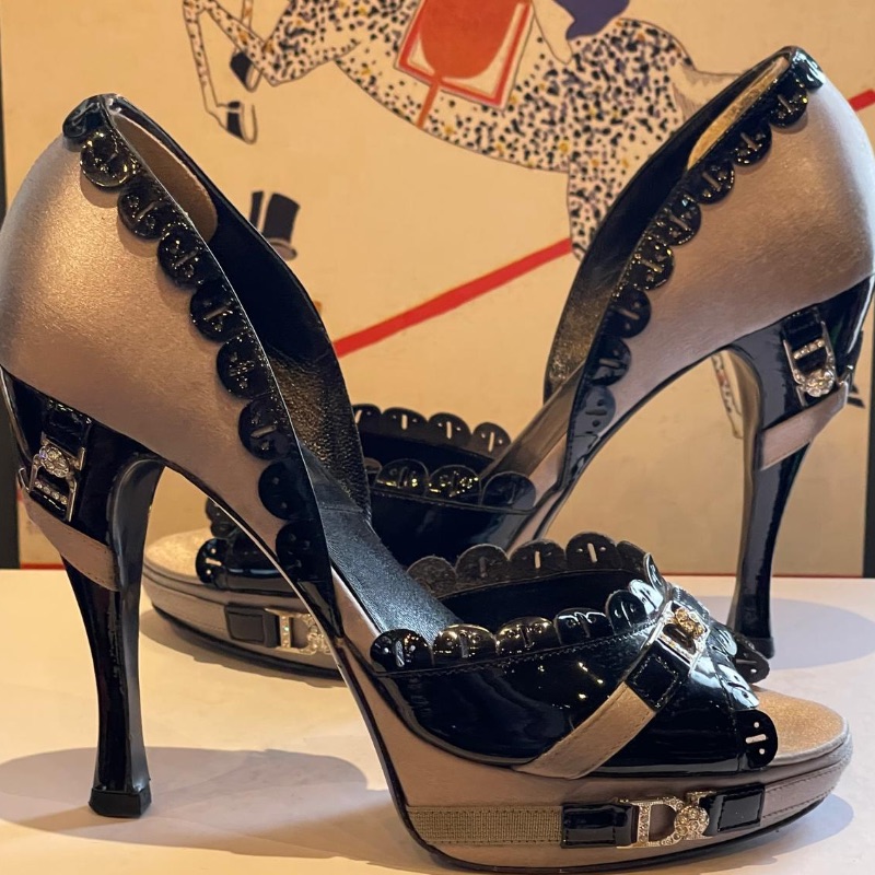 Image of the Christian Dior Luxury Heels Size 5.5 piece