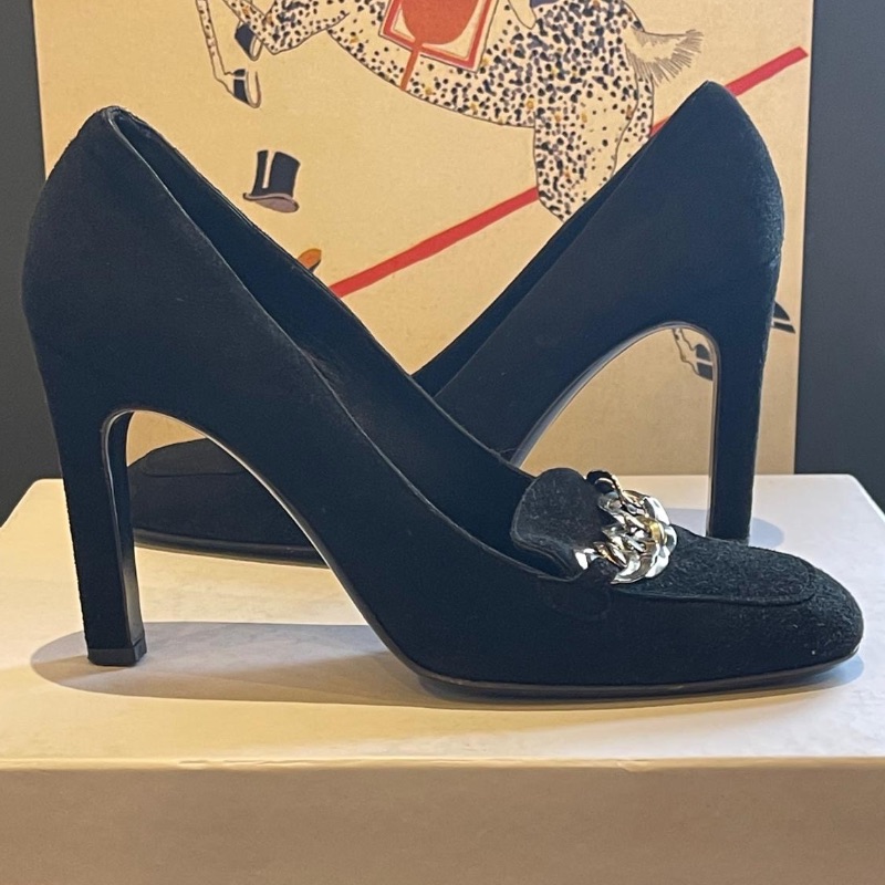 Image of the Valentino Leather Suede Court Shoes Size 4.5 piece