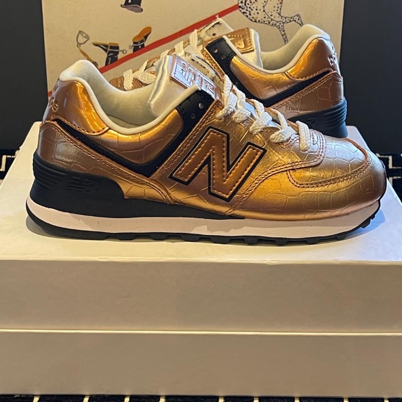 Image of the New Balance Gold Trainers Size 4 piece